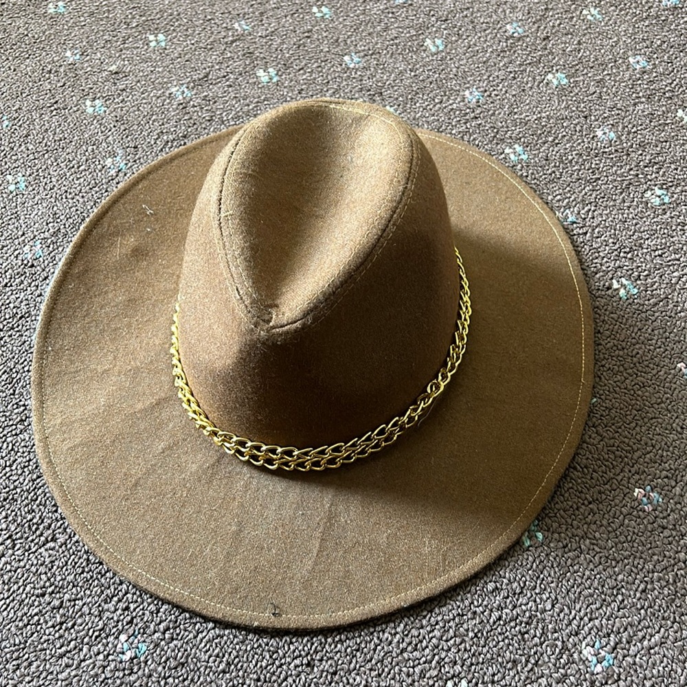 Guess Hat